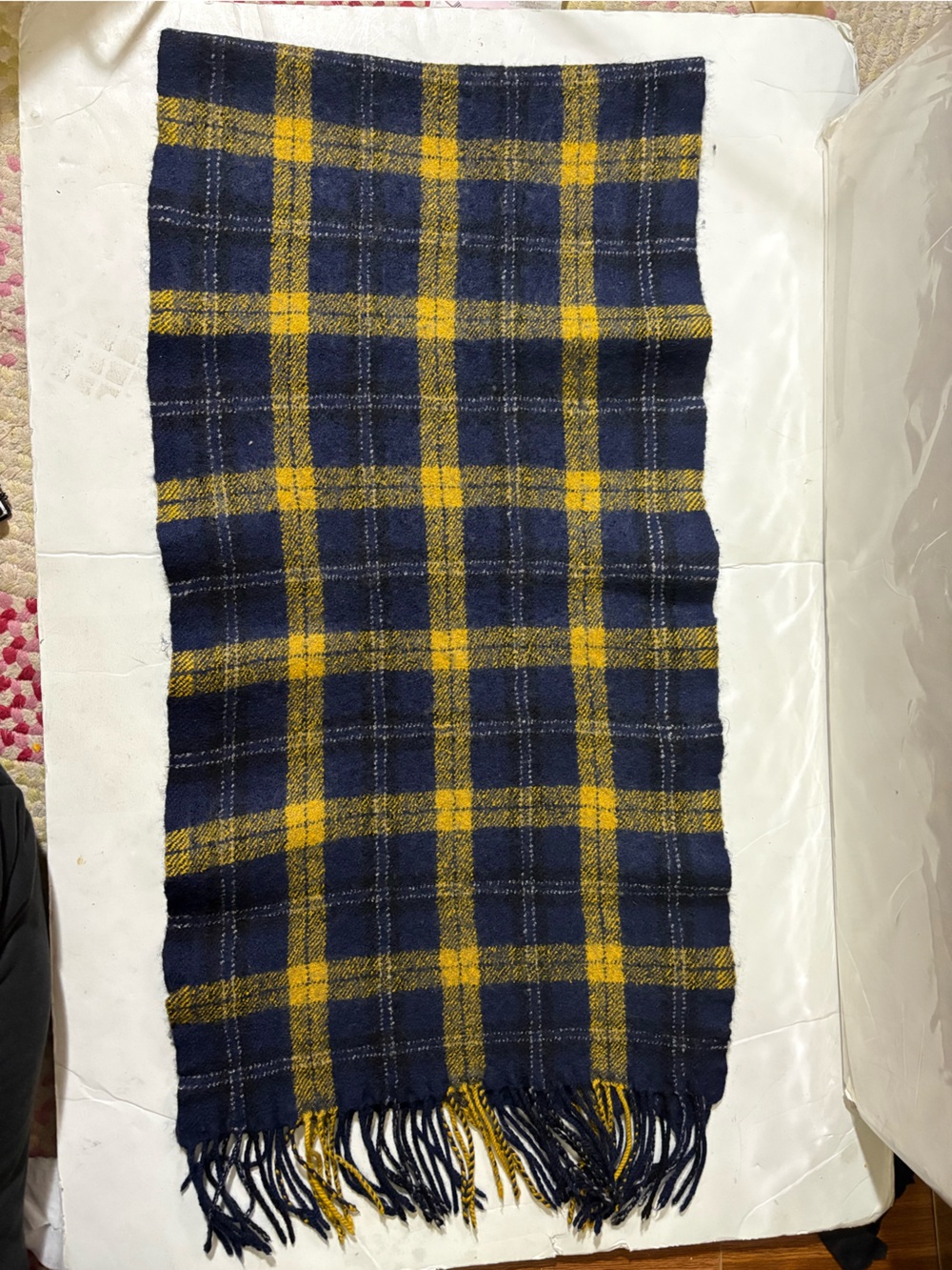 Uniqlo wool blend Plaid Scarf in Navy and Yellow